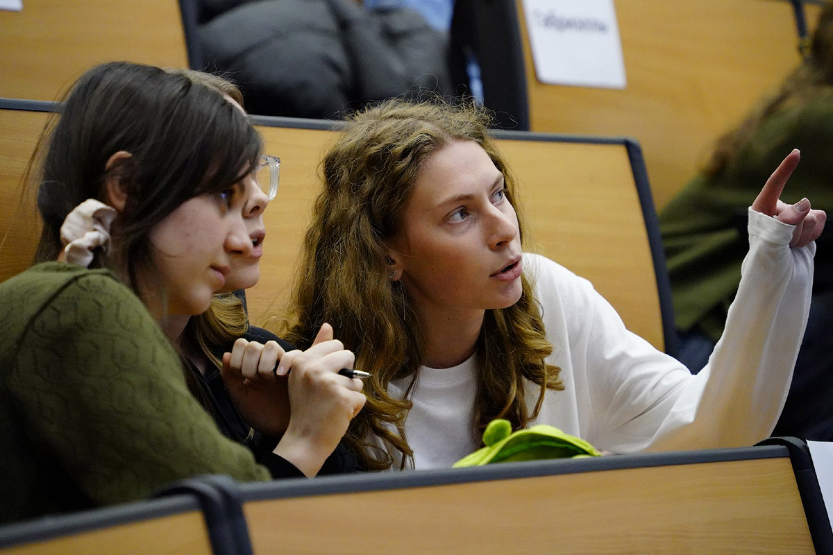 День рекламного работника отметили квизом по креативной рекламе